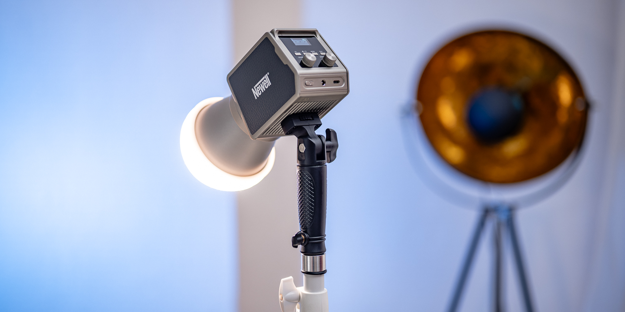 Lampa LED Newell Zora 60 WB (2700 - 6500 K)